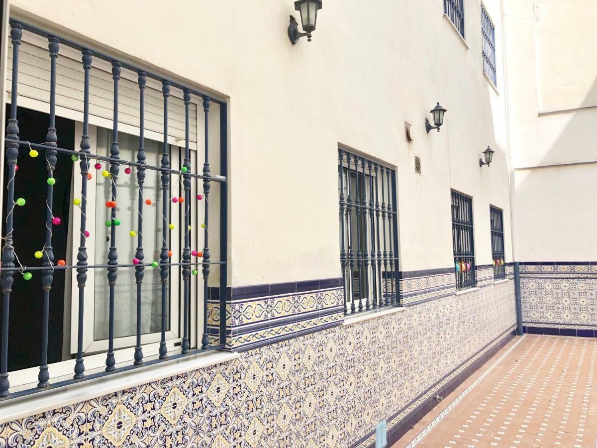 Serva La Bari Shared Apartment Sevilha Exterior foto