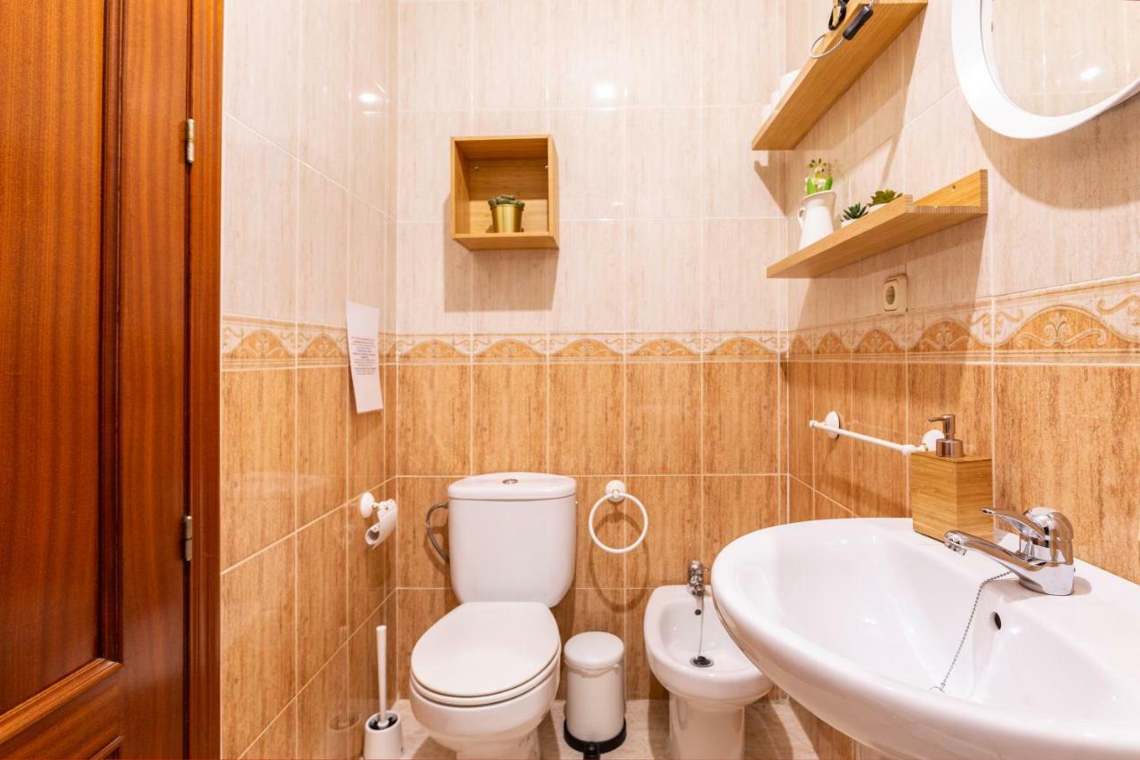 Serva La Bari Shared Apartment Sevilha Exterior foto