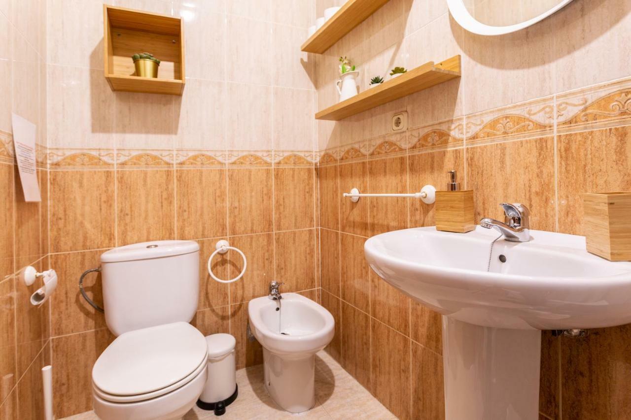 Serva La Bari Shared Apartment Sevilha Exterior foto