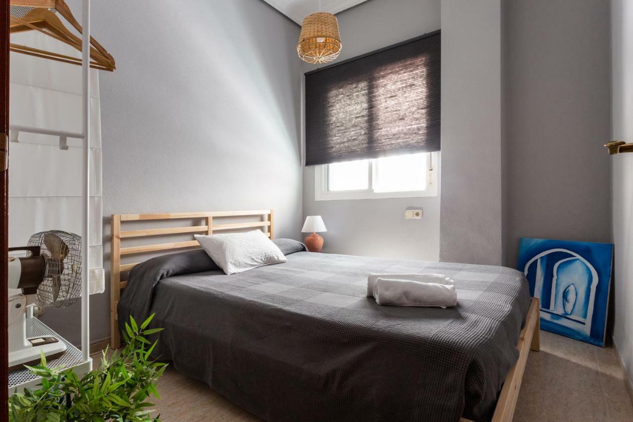 Serva La Bari Shared Apartment Sevilha Exterior foto