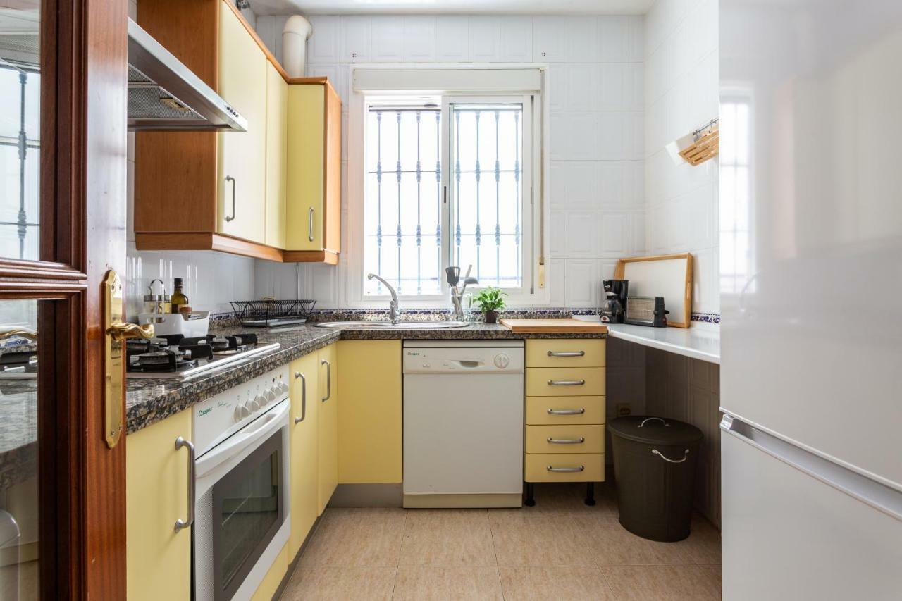 Serva La Bari Shared Apartment Sevilha Exterior foto
