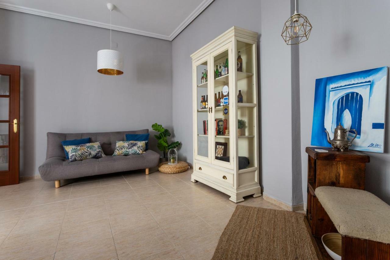 Serva La Bari Shared Apartment Sevilha Exterior foto
